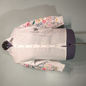 Vyshyta store Ukrainian embroidered linen shirt size small white in color